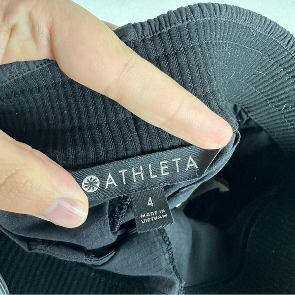 Athleta Black Mod Trekkie Ripstop Athleisure Shorts Size 4 - Picture 4 of 6